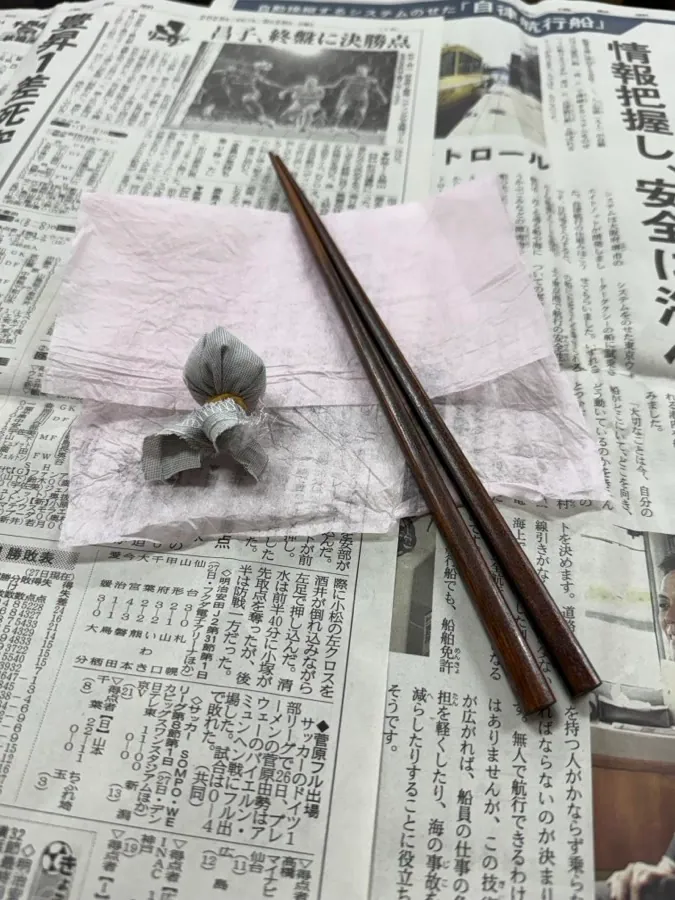 漆塗り後の箸