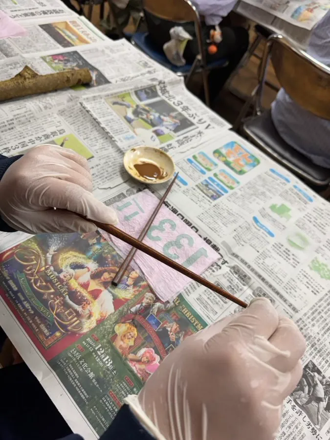拭き漆の手元